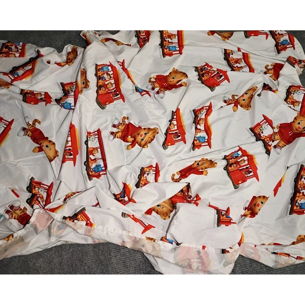 Daniel Tiger's Neighborhood Full Sheet Set Jay Franco PBS Kids Trolley Print